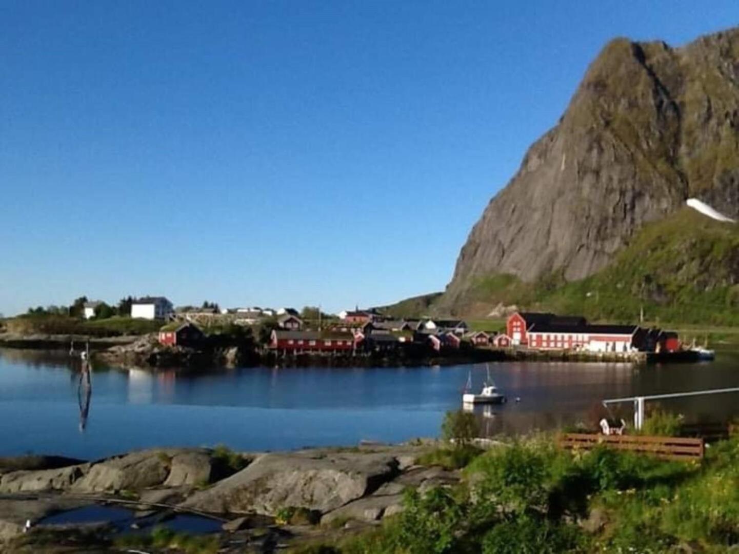Nordlandshus Ved Havet Pa Reine, Lofoten Eksteriør billede