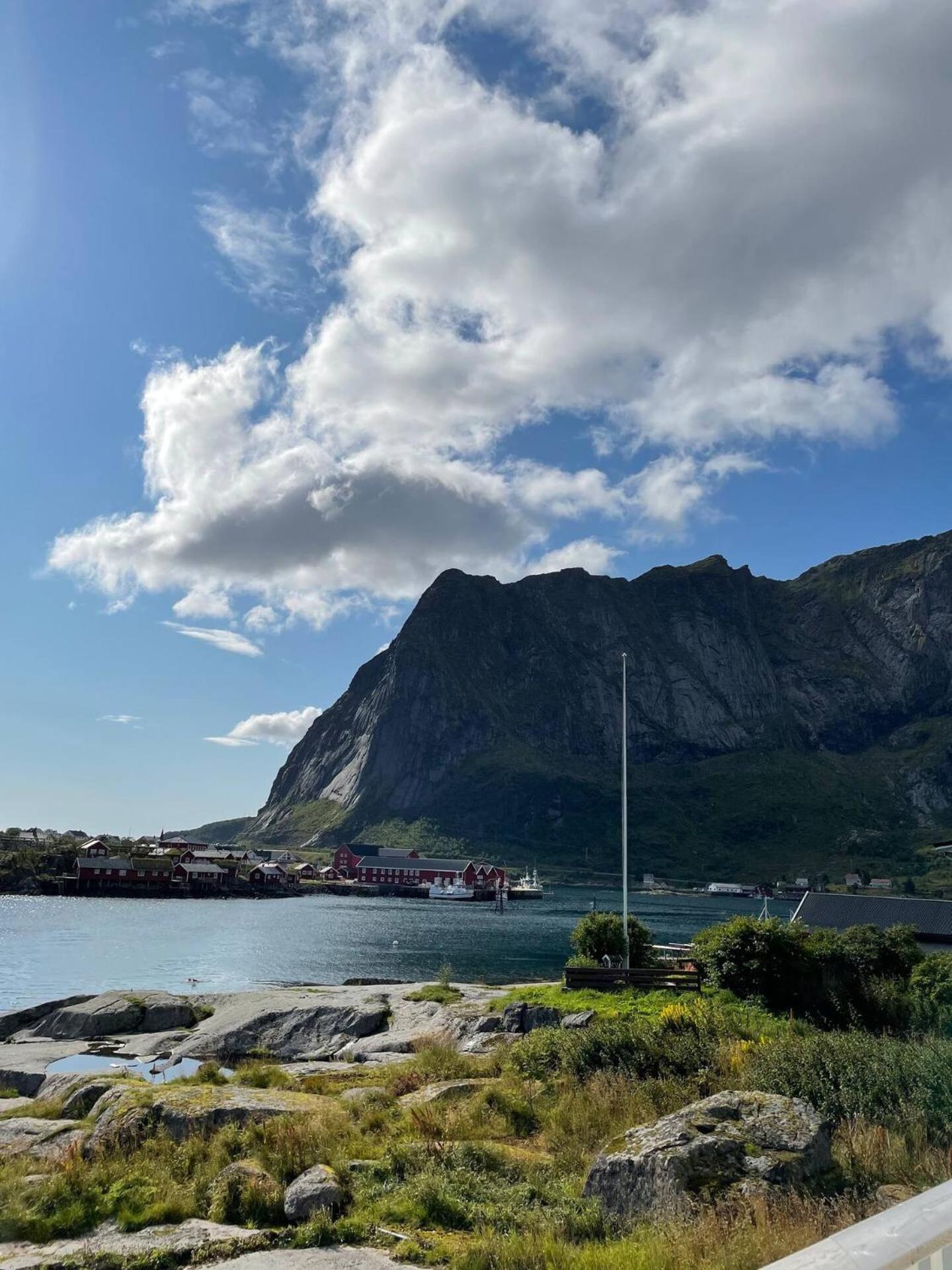 Nordlandshus Ved Havet Pa Reine, Lofoten Eksteriør billede