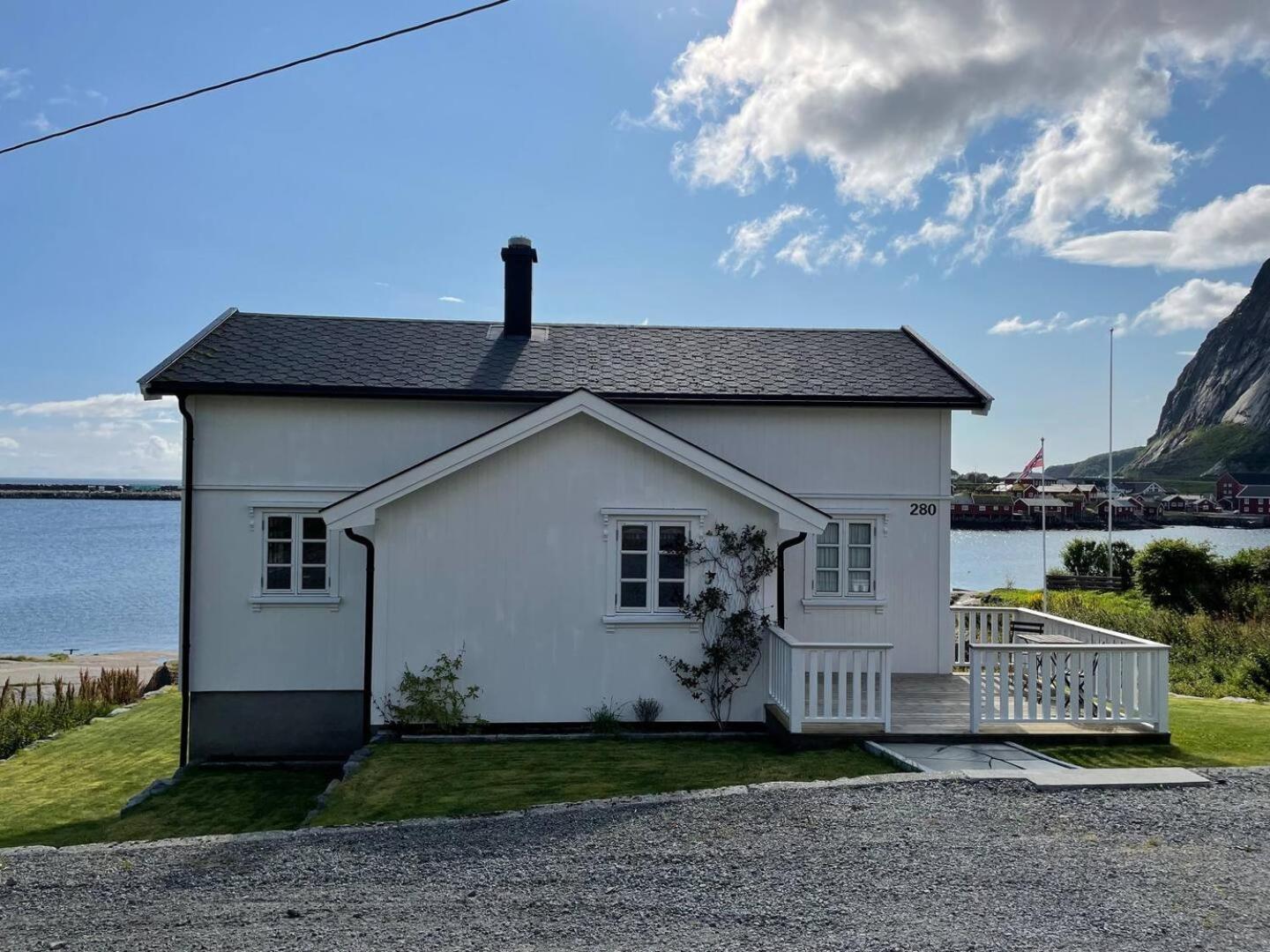 Nordlandshus Ved Havet Pa Reine, Lofoten Eksteriør billede