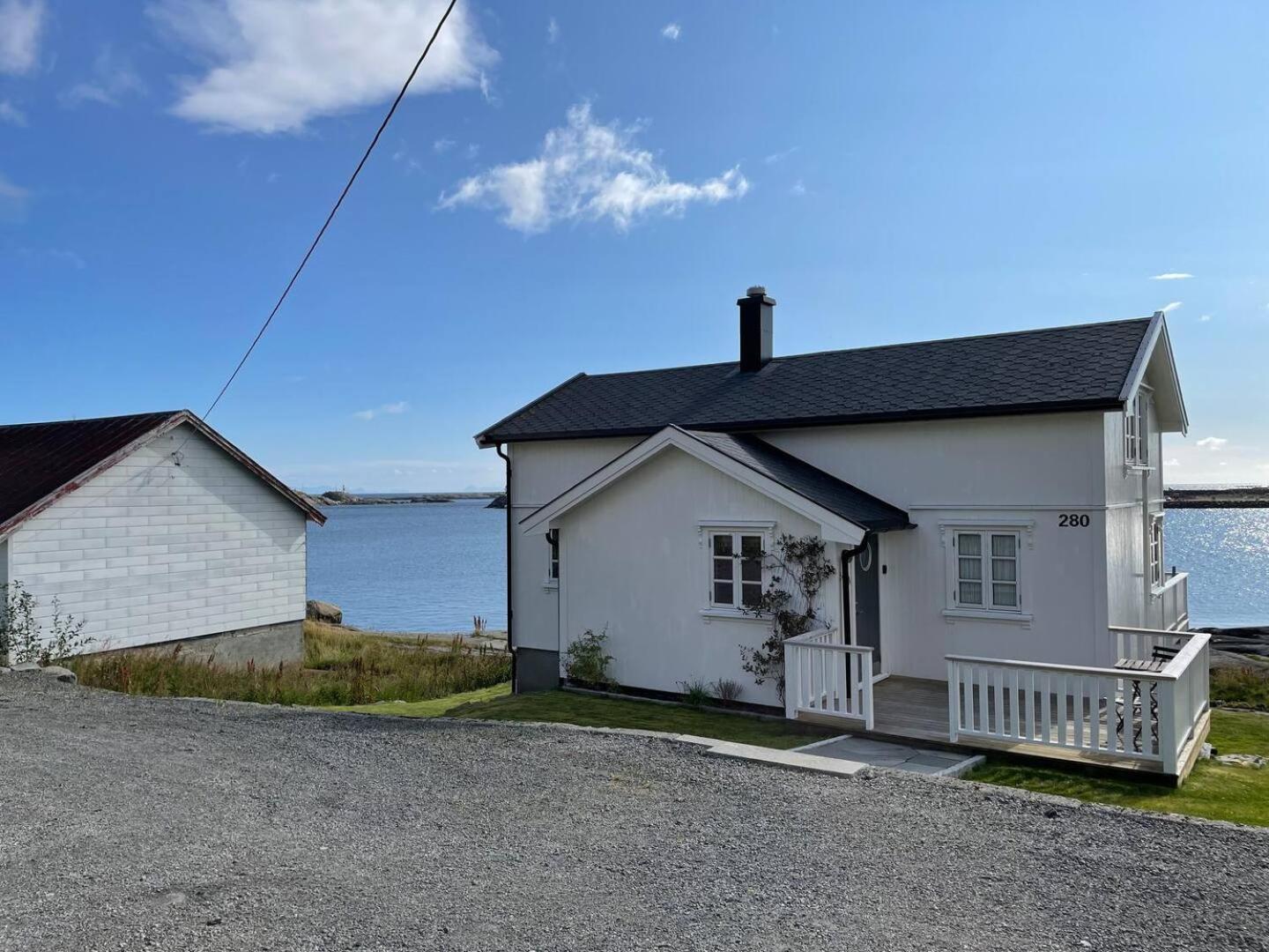 Nordlandshus Ved Havet Pa Reine, Lofoten Eksteriør billede